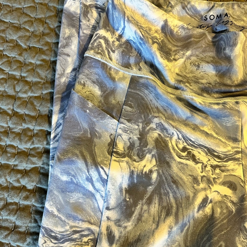 Soma Gray and White Marble Leggings - Picture 3 of 4